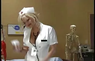 XXX फैला ब्लू वाली सेक्सी एशियाई पायलट मिला गर्मी