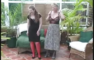 XXX मैं बिस्तर में मेरी प्रेमिका डाल दिया और उसे पेशाब पर उसके डिक काम किया । हिंदी फिल्म सेक्सी हिंदी