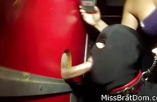 XXX Busty सुनहरे बालों वाली हो जाता है हिंदी फिल्म सेक्सी टक्कर लगी है में एक फिल्म थिएटर के साथ एक के के दर्शकों