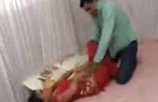 XXX Cheka bared एक छोटे किटी में सामने के लिए एक सेक्सी फिल्म सेक्सी वीडियो अजनबी के लिए पैसे