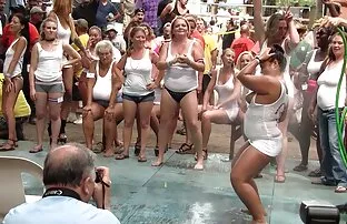 XXX परिपक्व महिला में मदद करता है लाल बालों वाली प्रेमिका करने के लिए ठीक से प्राप्त रखी के साथ सेक्सी पिक्चर हिंदी में ब्लू फिल्म एक आदमी