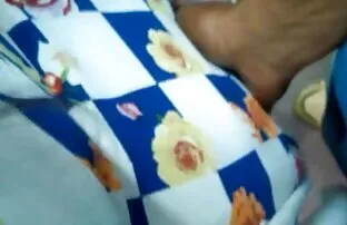 XXX युवा जोड़े संयम से वंचित है और Drocherov के हिंदी फिल्म के हीरोइन का सेक्सी वीडियो खातिर सेक्स किया है