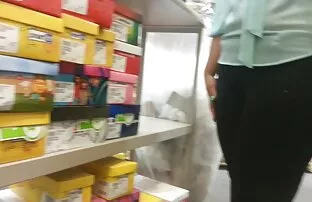 XXX लाल बालों वाली प्रेमिका बेकार है और नाटकों एक पायलट के साथ वीडियो में सेक्सी फिल्म हिंदी एक मजबूत पुरुष