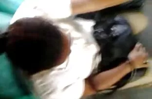 XXX एक लंबे काम के दिन के बाद सबसे टमाटर हिंदी में सेक्सी फिल्म वीडियो पर लगाया