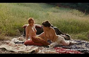 XXX वह तकनीकी स्कूल से एक रूसी सहपाठी हिंदी सेक्सी फिल्म पिक्चर को अपने घर ले आया