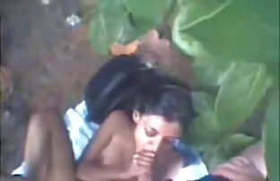 XXX फूहड़ की भूमिका में एक युवा काले बाल वाली की अनुमति देता है आप करने के लिए हिंदी सेक्सी फिल्म बॉलीवुड लात एक स्कर्ट और है उसके