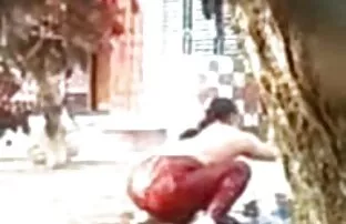 XXX उत्साहित busty ग्राहक पर एक मालिश और हिंदी सेक्सी मूवी फिल्म शुरू किया करने के लिए शैग पर के सोफे