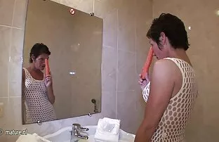 XXX बिना बालों वाली एशियाई सेक्सी फुल फिल्म सेक्सी में मछली जाल मोज़ा तुरंत बैठे पर एक बड़े लिंग