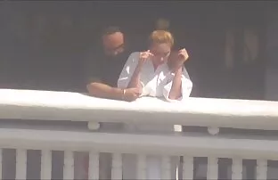 XXX सफेद फिल्म सेक्स फिल्म सेक्स है एक सुंदर आबनूस किटी के साथ स्वादिष्ट Dokami